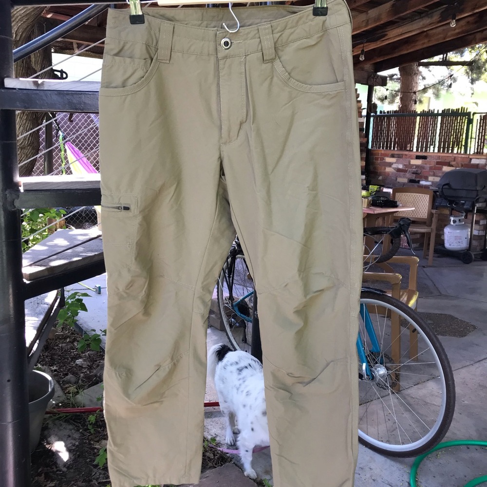Patagonia Khaki Nylon Hiking Pants Men’s Size 30